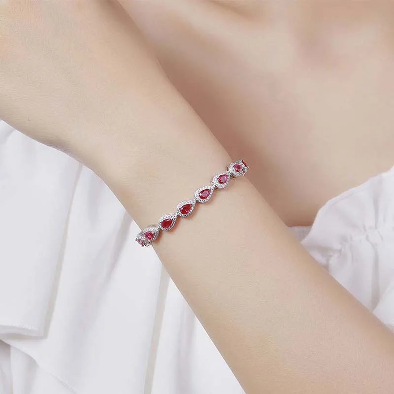 Blaze of Beauty – Luxury Red Stone Chain for Glamorous Women