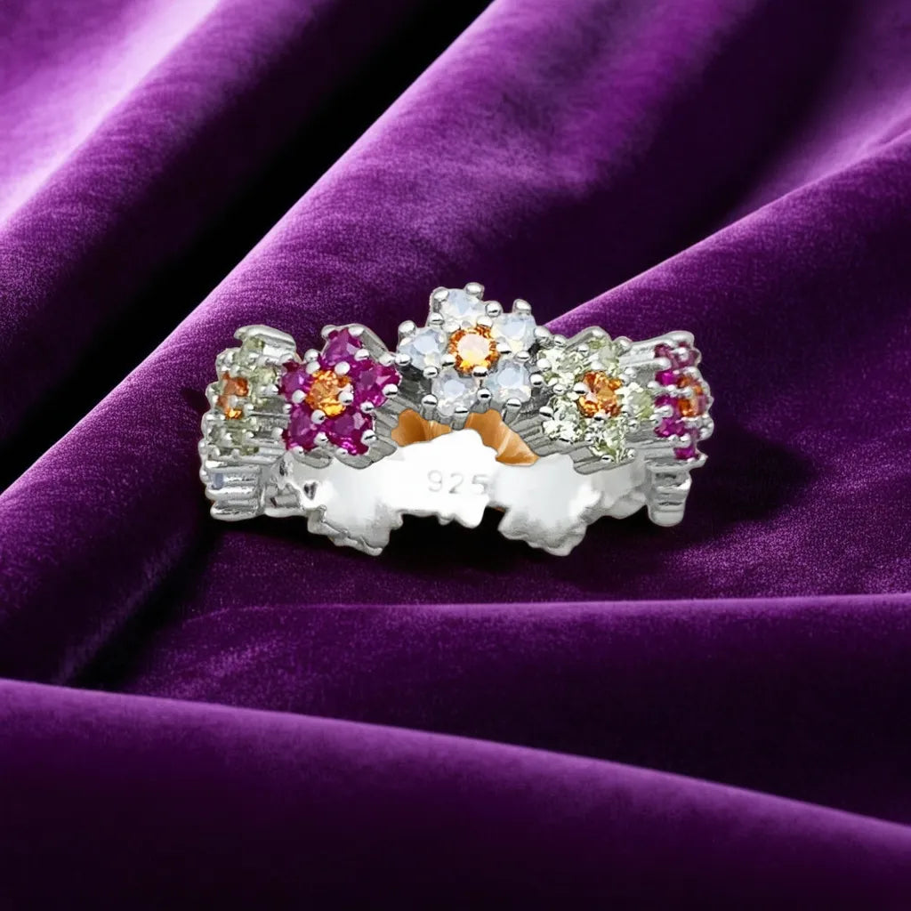 Lustrous Charm: A Jewel That Captivates Hearts