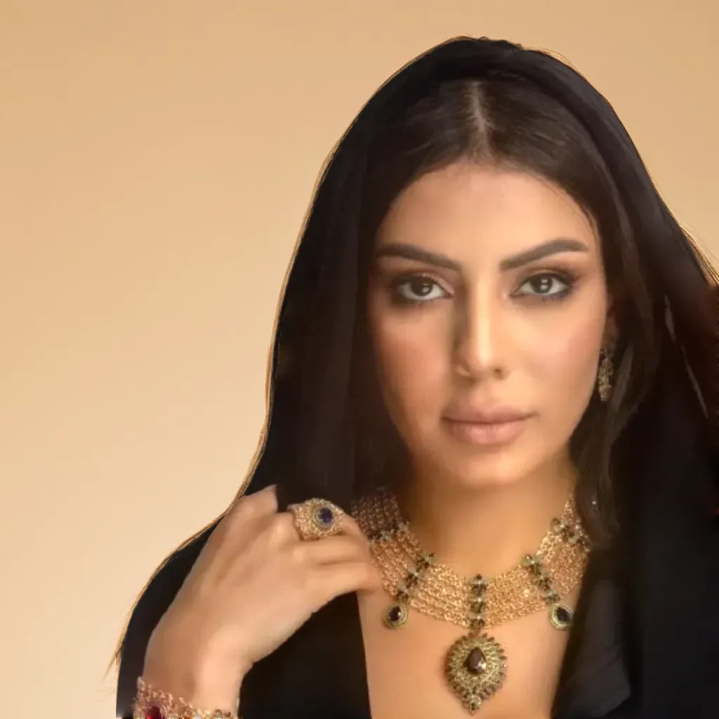 Queen’s Elegance: Exquisite Jewelry Set for Your Special Day