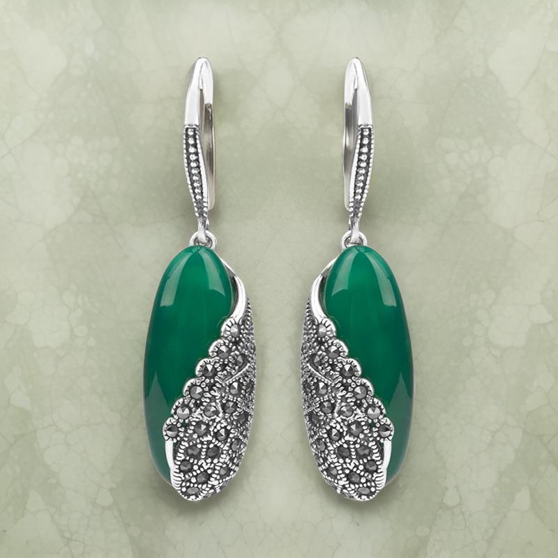 Mystic Dewdrops: Timeless Elegance in Green Sparkles