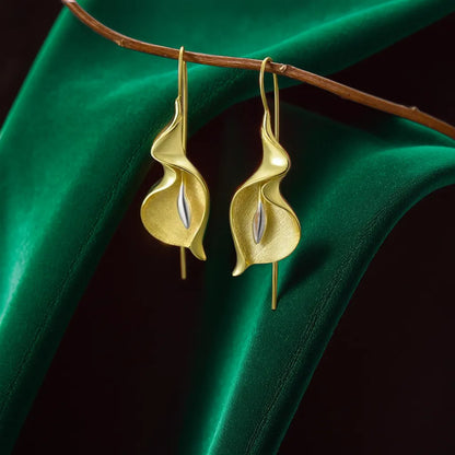 Whispering Petals: Nature’s Elegance in Every Drop