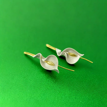 Whispering Petals: Nature’s Elegance in Every Drop